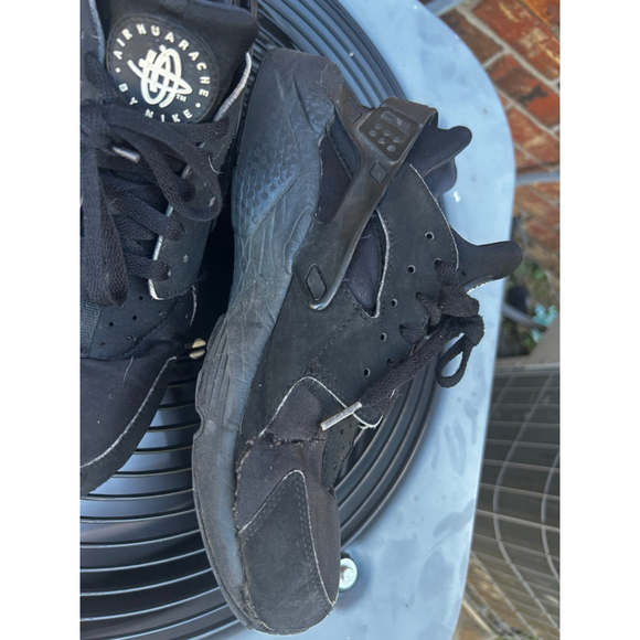 Nike Air Huarache Triple Black(Men’s 10.5) - Picture 6 of 14